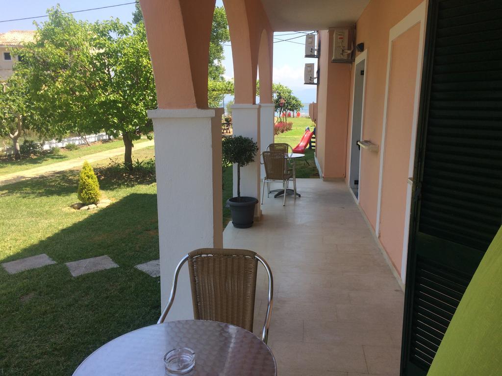 Biscoutsis Apartments & Studios Kavos Exterior photo