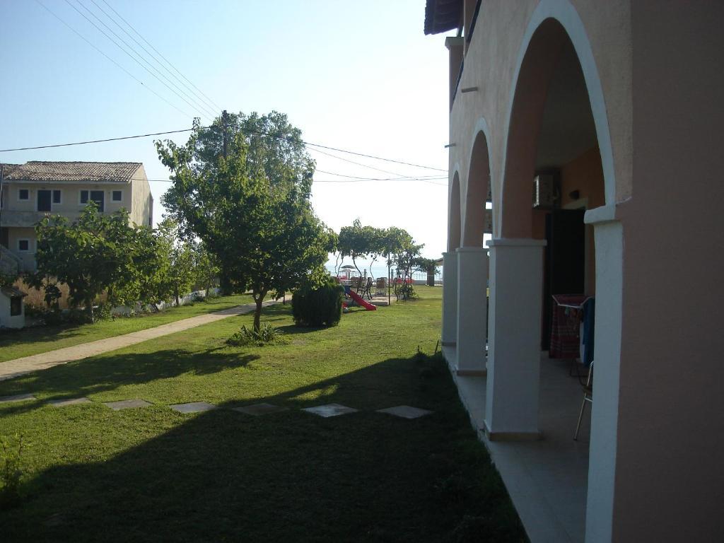 Biscoutsis Apartments & Studios Kavos Exterior photo